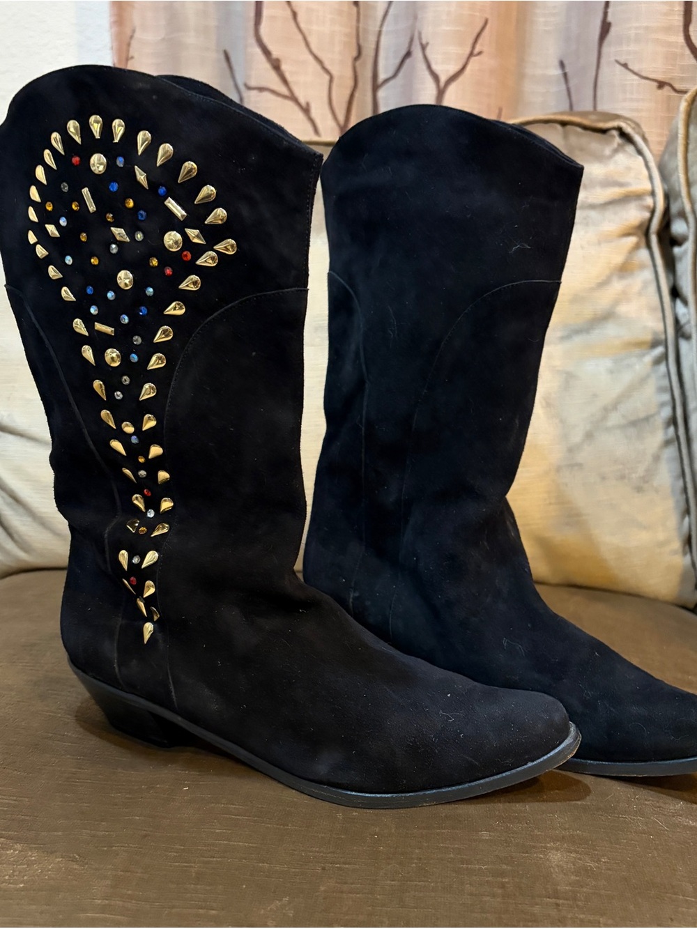 Vero Cuoio Black Suede Studded Western Boots